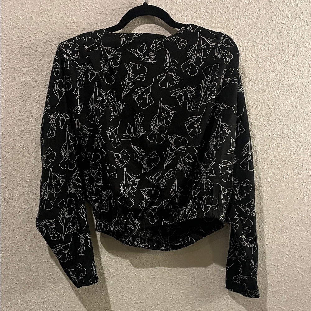 ASTR The Label Black White Abstract Print Blouse Women’s Large